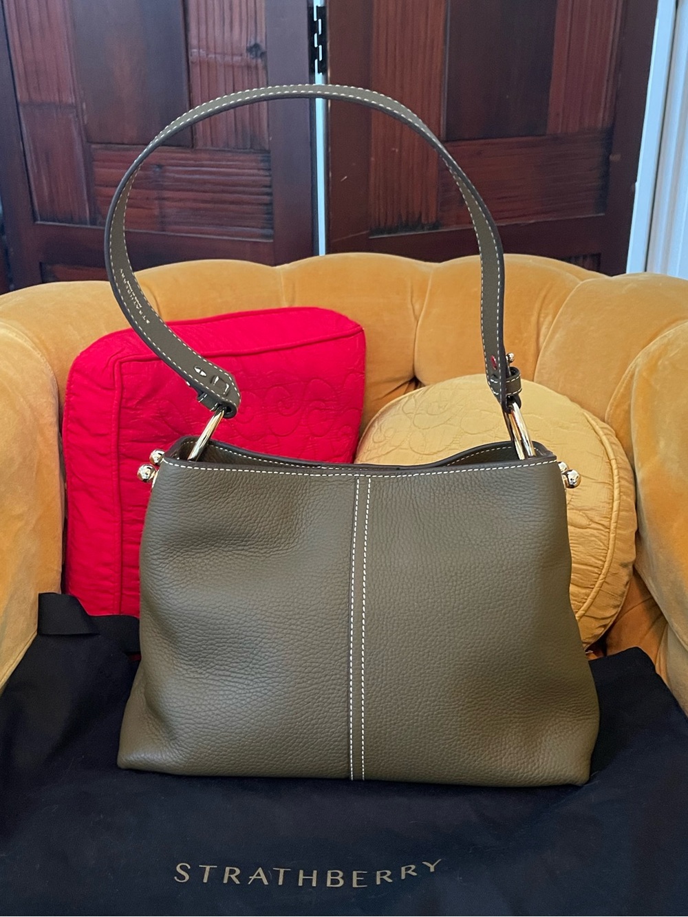 Strathberry Green Pebble Leather Lana Shoulder Bag Size Medium - Picture 2 of 11